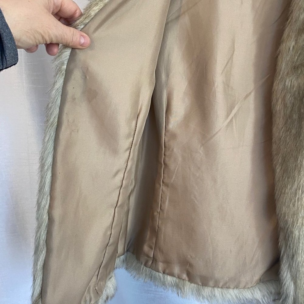Dynamite Rabbit Faux Fur Vest Ladies XS Beige/Dark Beige - Picture 7 of 12